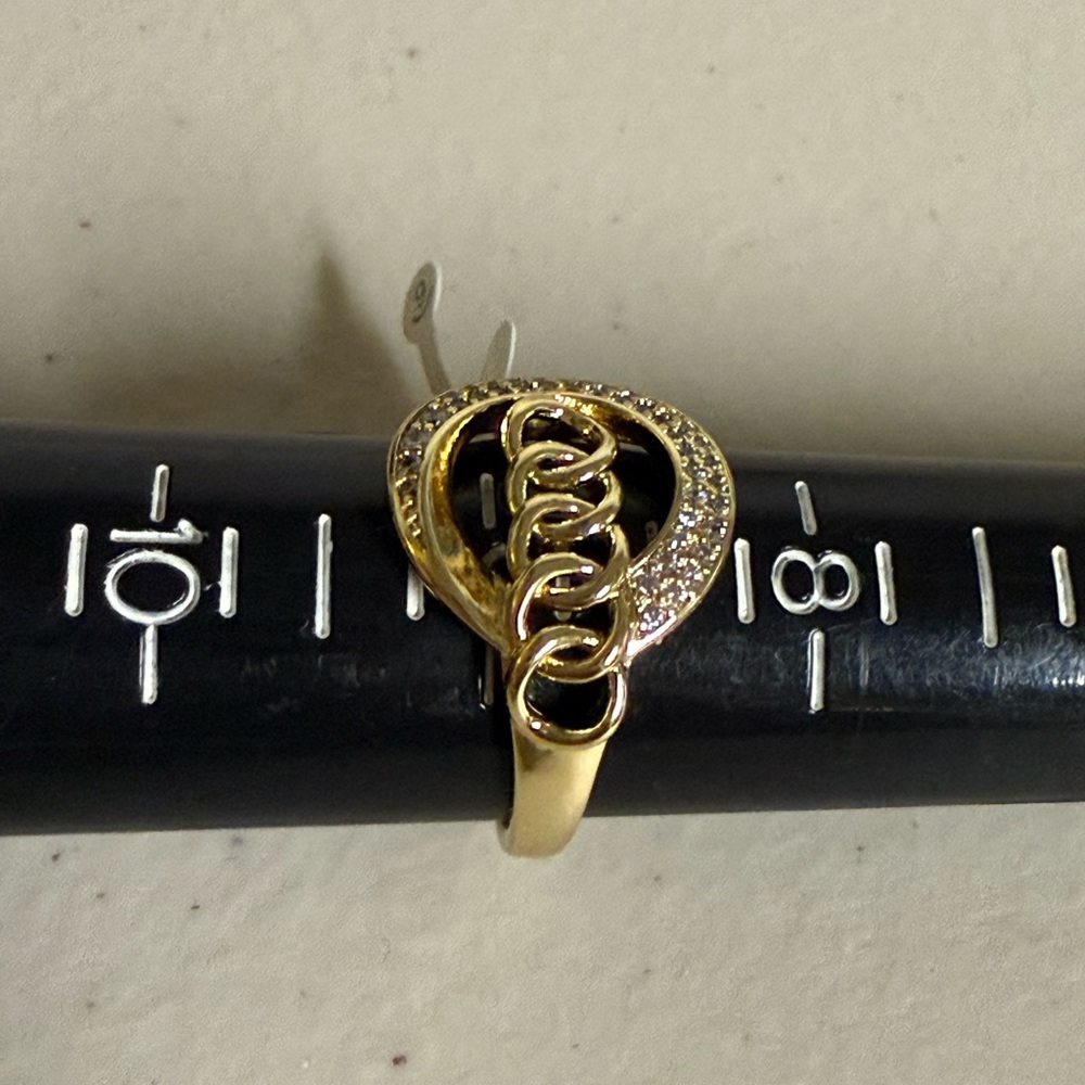 Beautiful Ring size 9 - Picture 7 of 7